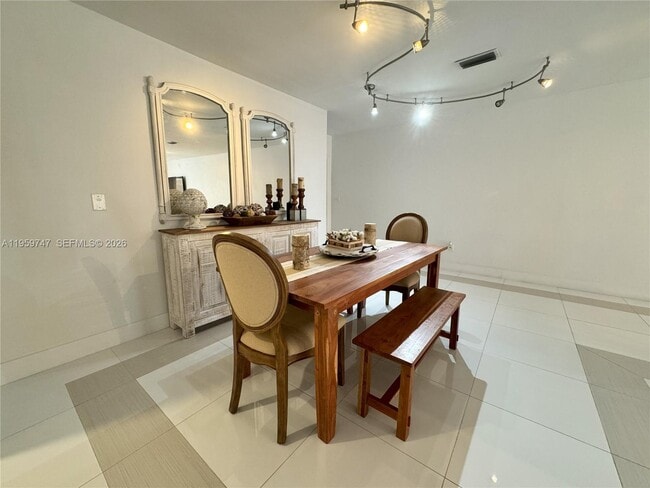 Building Photo - 7002 Holly Rd