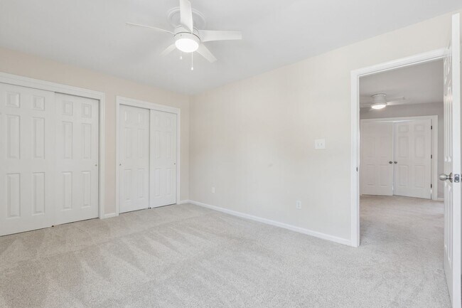 Building Photo - Gorgeous Home Ready for Move In