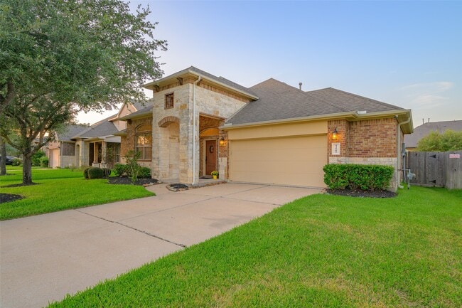 Building Photo - 12805 Shady Springs Dr