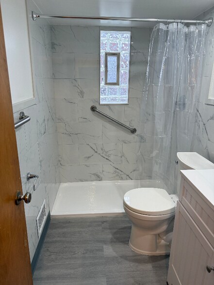 Building Photo - 1064 Anderson Ferry Rd