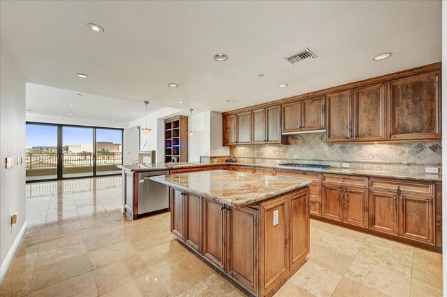 Building Photo - 7181 E Camelback Rd