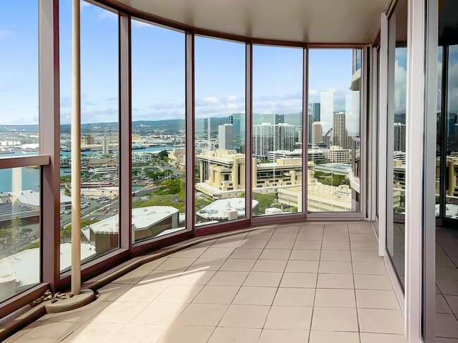 Building Photo - Beautiful Ocean View! 1 bedroom Condo with...