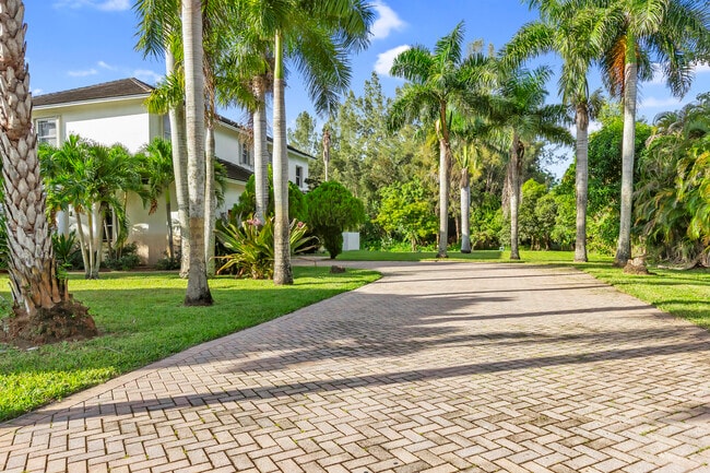 Building Photo - 12121 70th Pl N