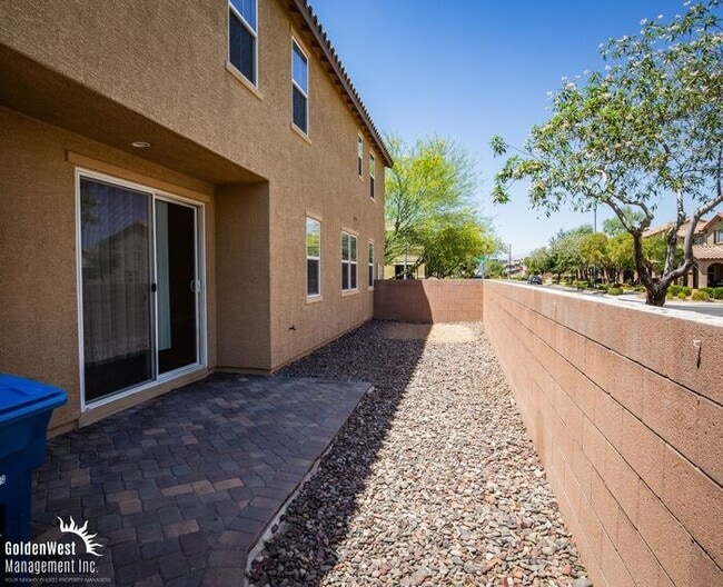 Building Photo - Stunning 4Bdm 3Ba Two-Story Home in the In...