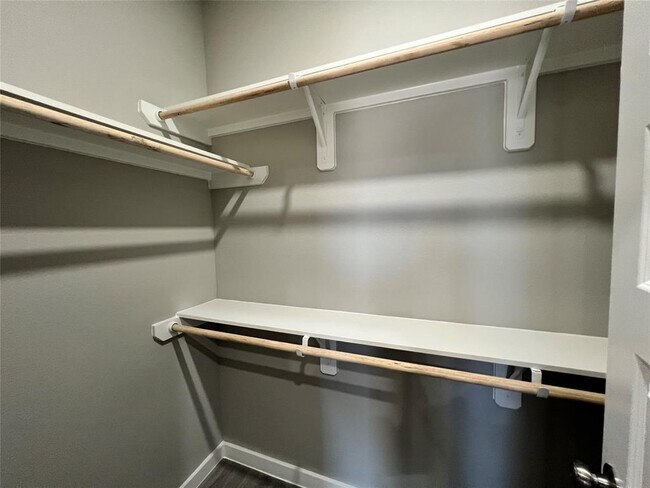 Building Photo - 8157 Tate St