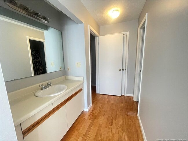 Building Photo - 663 Bartons Landing Pl