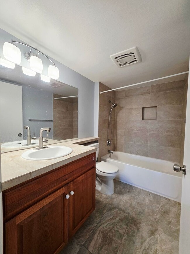 Building Photo - Updated 3 bed 2.5 bath home in Playmor – The Heart of UTC!