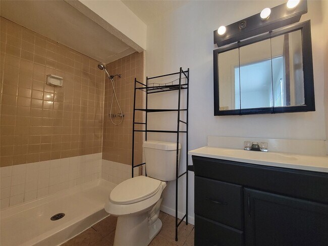 Building Photo - 424 Green Canyon Dr