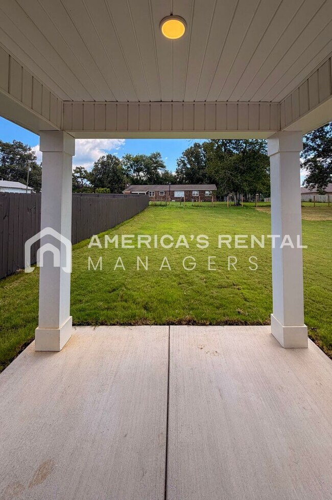 Building Photo - 169 Cattail Ct
