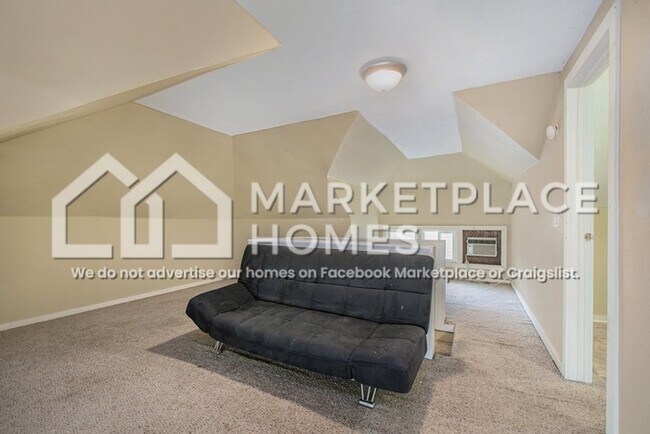 Building Photo - 822 N St Louis Blvd