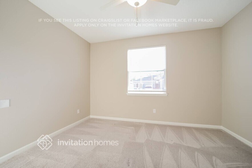 Building Photo - 10015 Lemon Grass Ln