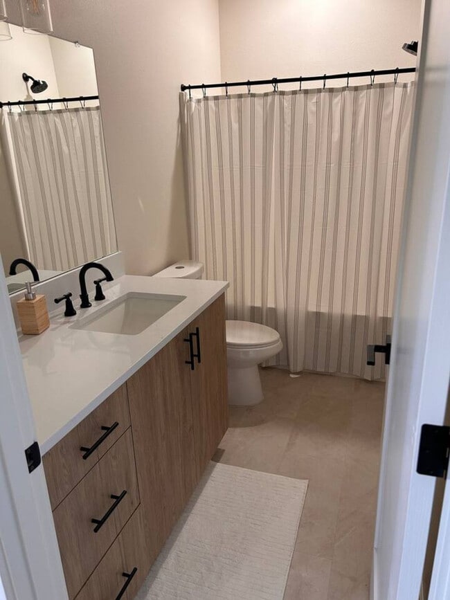 Building Photo - 3505 NE Creston Ave