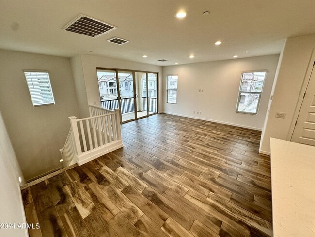 Building Photo - 4043 E Brisa Dr