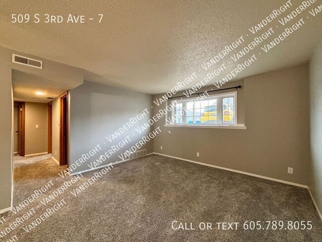 Building Photo - 509 3rd Ave