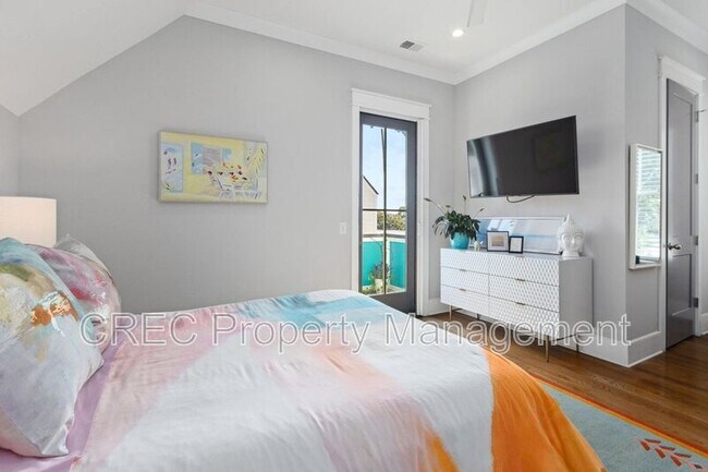 Building Photo - 3 1/2 Maranda Holmes St