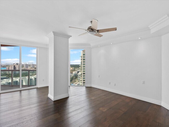 Building Photo - 3370 Hidden Bay Dr