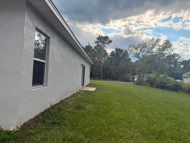 Building Photo - 7855 SW 127th Loop