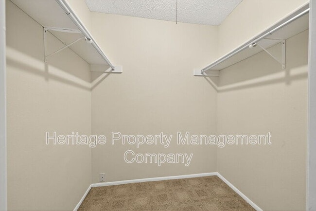 Building Photo - 145 E Summit Ave