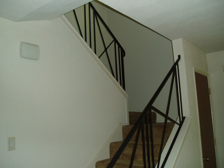 Building Photo - 6033 Leafwood Dr