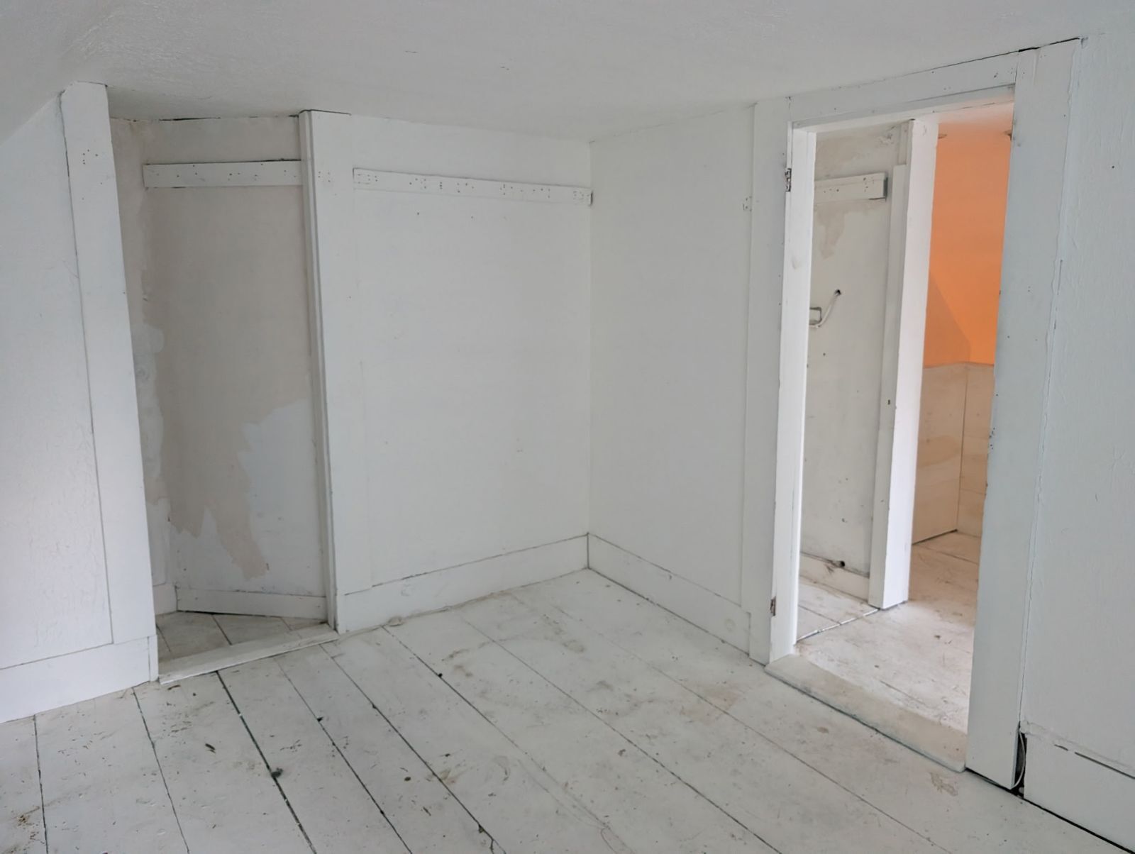 Attic room 2 - 353 N State St