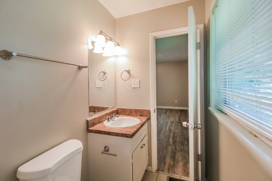 Building Photo - 4624 Elm Ridge Ct