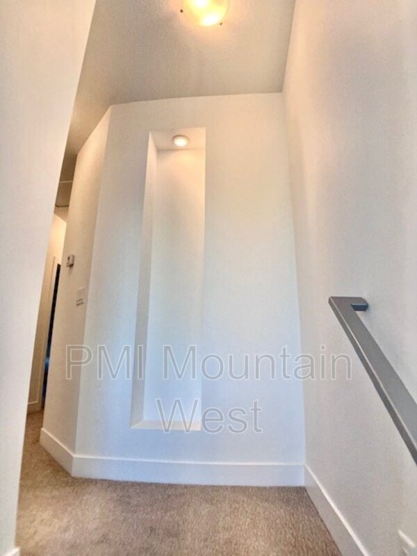 Building Photo - 503 W 2275 N