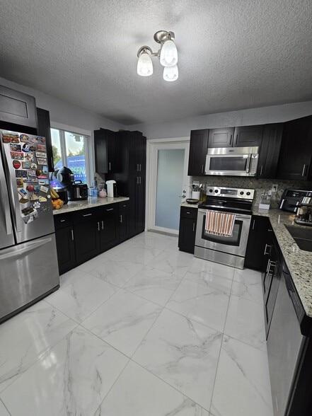 Primary Photo - 2240 NW 178th St