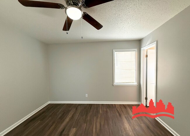 Building Photo - 2567 Thackery Dr