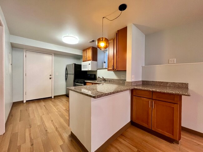 Building Photo - 2915 N Lawndale Ave