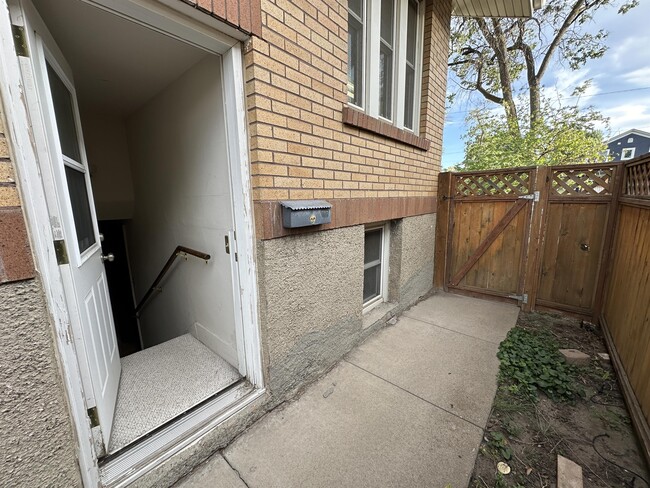 Building Photo - 1107 1st Ave S