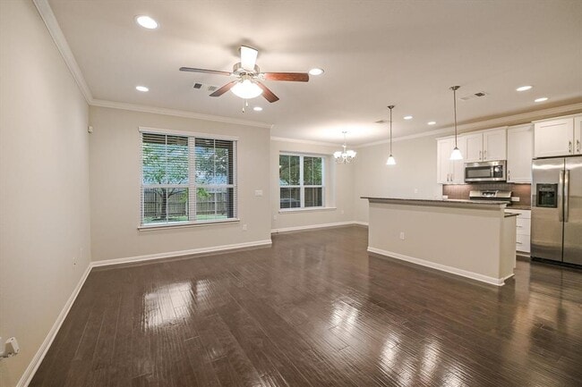 Building Photo - 13400 Briarwick Dr
