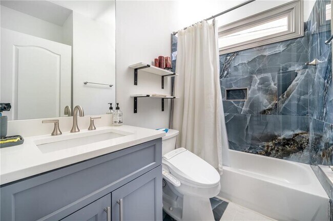 Building Photo - 12553 Kensington Blvd