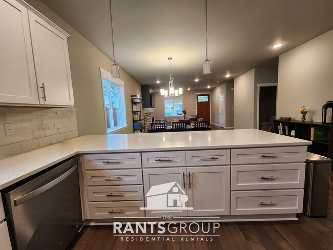 Building Photo - Single-Story 1,915 sq. ft. Home with 2-Car Garage