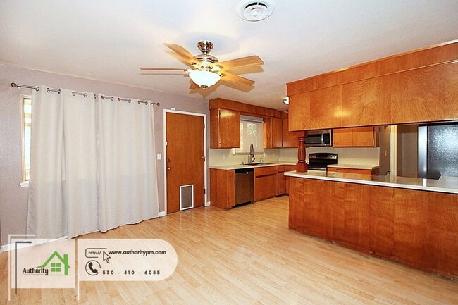 Building Photo - 4548 Pensacola St