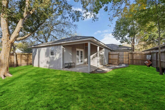 Building Photo - 4914 27th St E