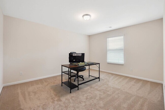 Building Photo - Beautiful Five Bedroom Home in Indian Trail!
