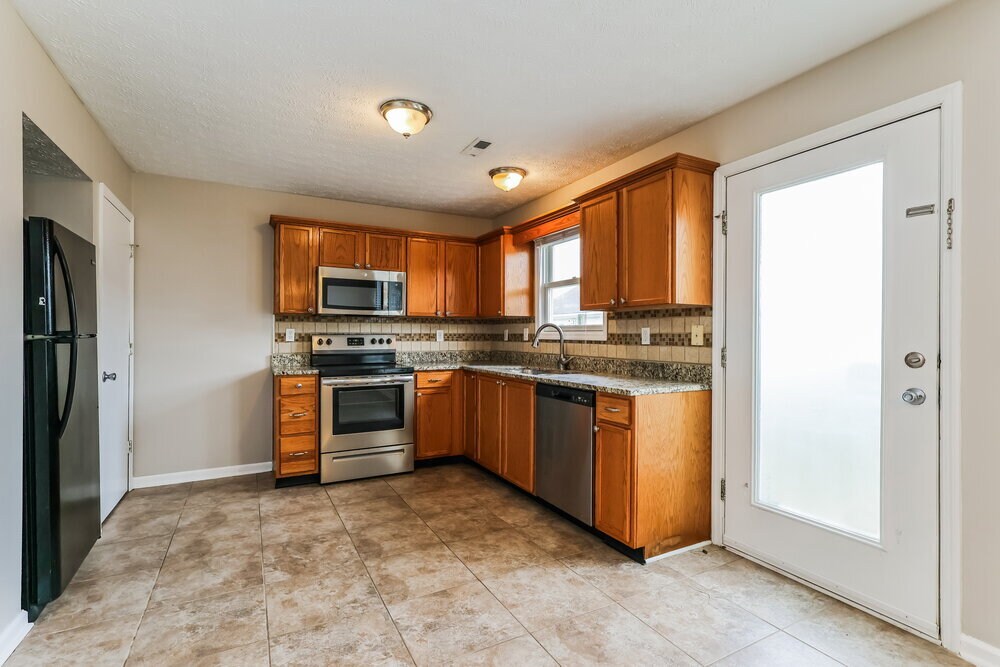 Building Photo - 6220 Maravian Dr