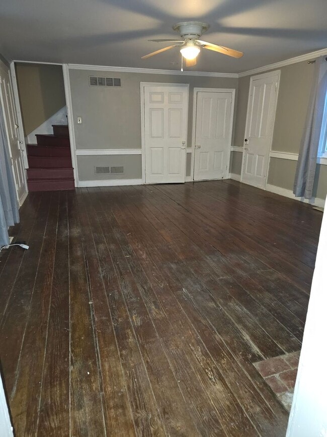 Building Photo - 3 Bedroom 1.5 Bath Located in Middletown