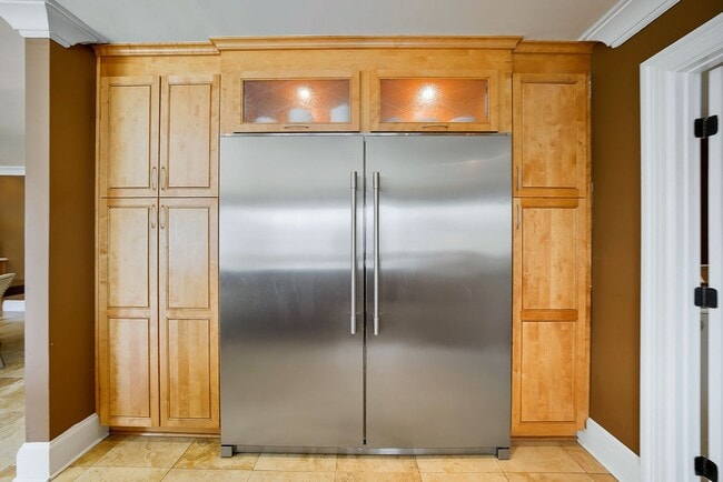Building Photo - Fully Furnished 3 Bed 2.5 Bath Single Fami...