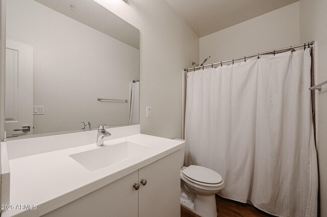Building Photo - 2321 E Hidalgo Ave