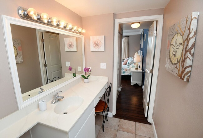 Building Photo - 104 Gulfside Ct