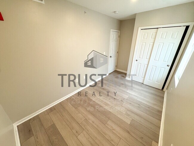 Building Photo - 5448 Springfield Ave