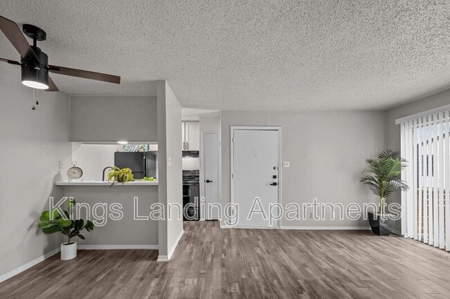 Building Photo - 306 Kings Way Dr