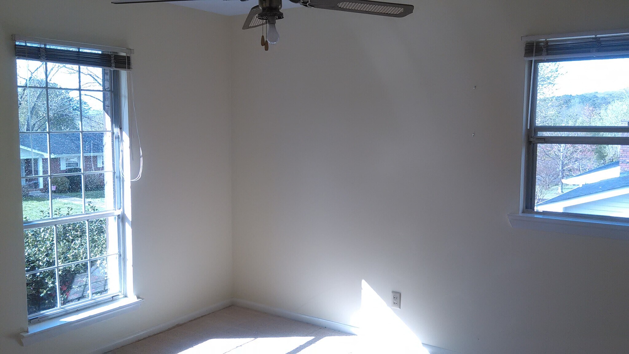 Building Photo - 2512 Sharron Dr