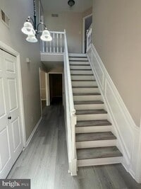 Building Photo - 127 Pinecrest Ln
