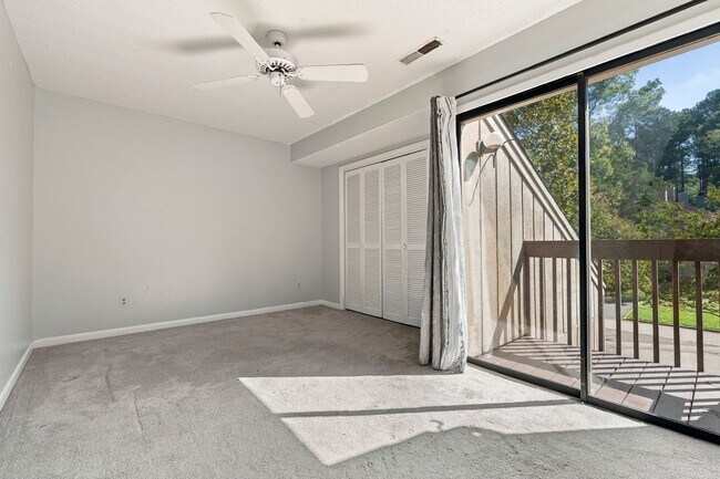 Building Photo - 4100 Five Oaks Dr