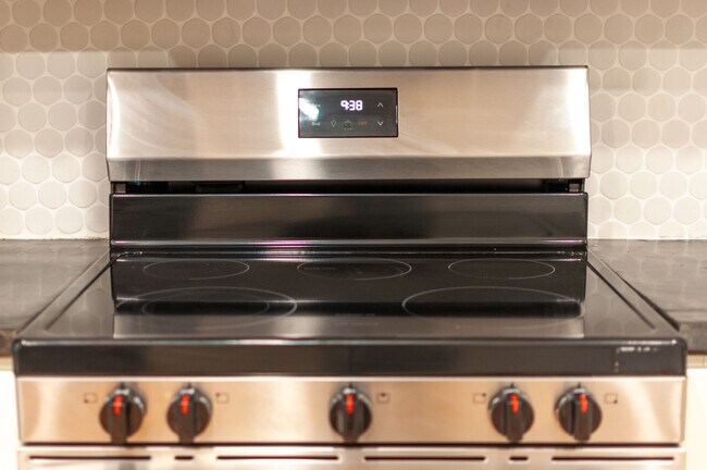 Building Photo - 3br/2bath Custom Remodeled Home Near Okemo