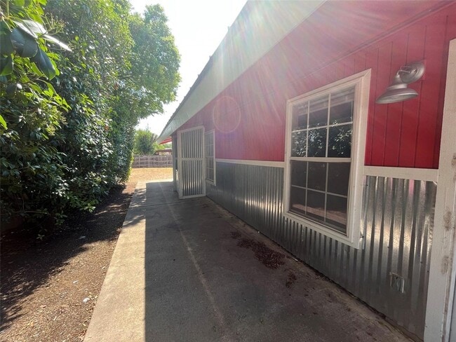 Building Photo - 2201 S Church St