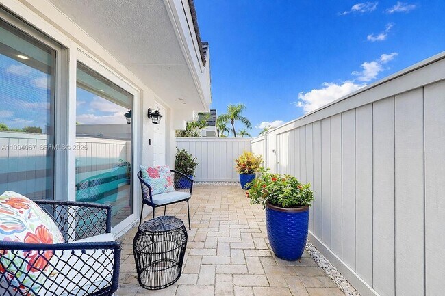 Building Photo - 6840 SW 45th Ln