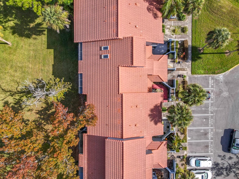 Building Photo - 4711 Capri Plz